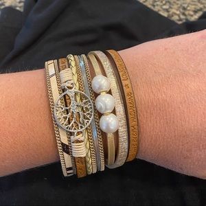 Leather cuff fashion bracelet
